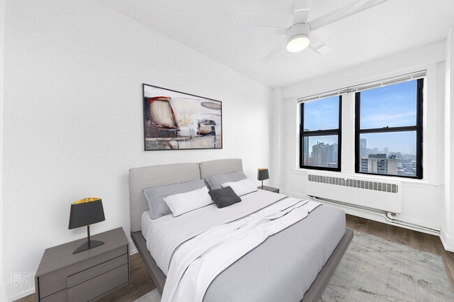 Building Photo - 6230 N Kenmore Ave