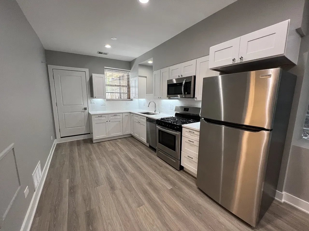 Building Photo - 1227 W Ohio St