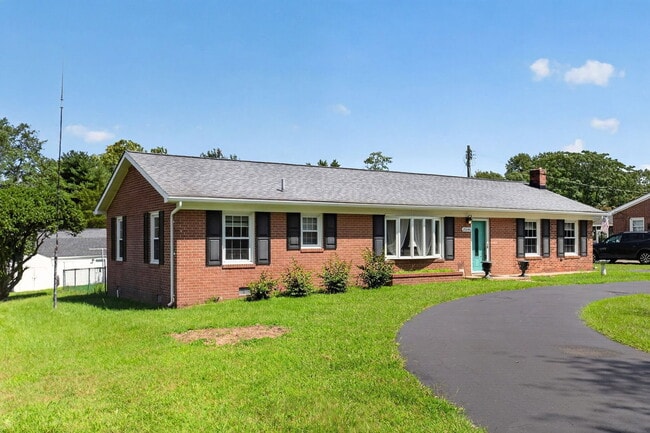 Building Photo - 26646 Three Notch Rd