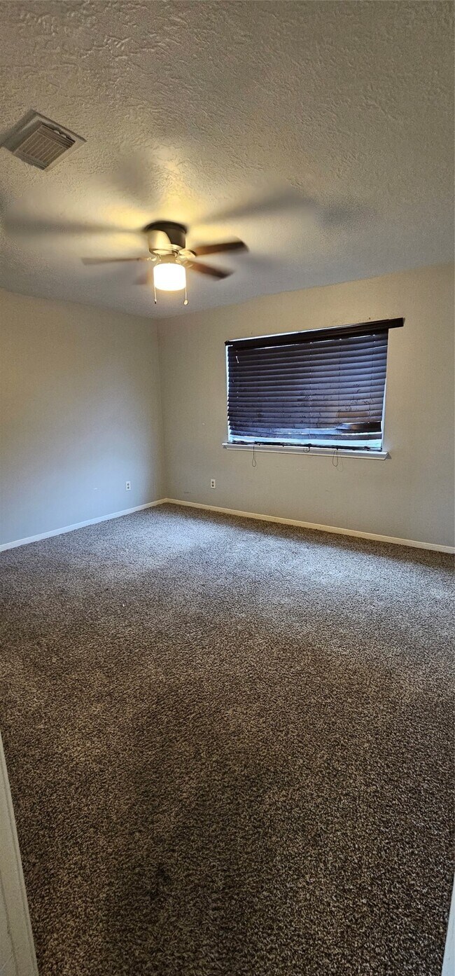 Building Photo - 2053 Country Village Blvd