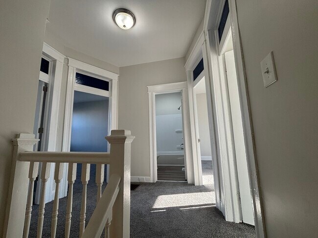 Building Photo - 410 N Loudon Ave