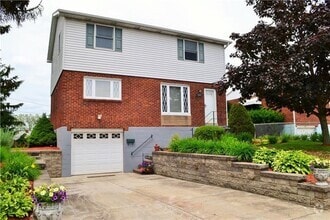 Building Photo - 5Bed | 2bath Home in West Mifflin, PA