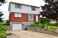 Building Photo - 5Bed | 2bath Home in West Mifflin, PA