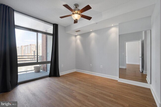 Building Photo - 3600 S Glebe Rd