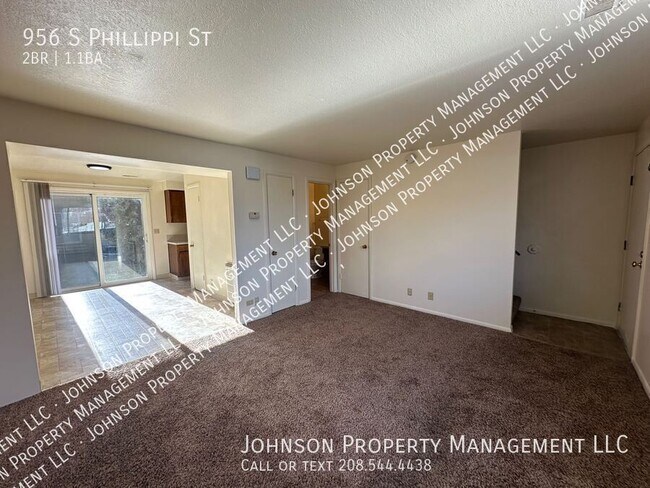 Building Photo - 956 S Phillippi St