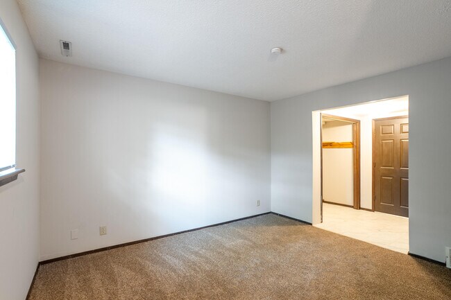 Building Photo - 4246 Santa Anna Dr