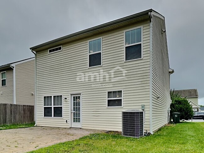 Building Photo - 1308 Silver Dr