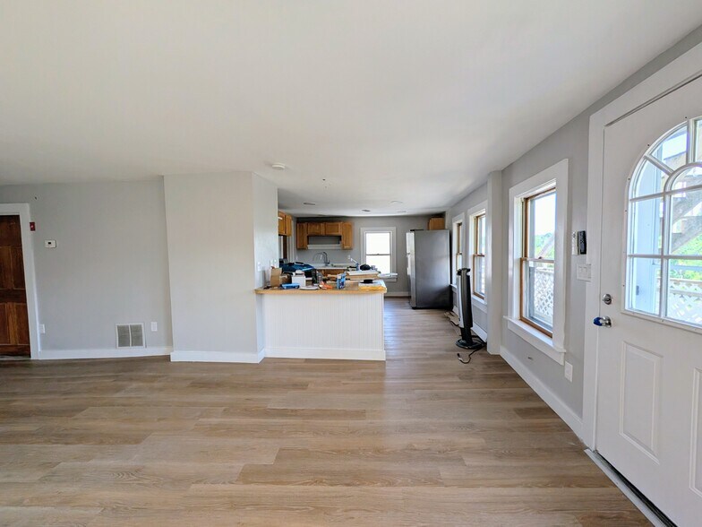 Building Photo - 78 Market St