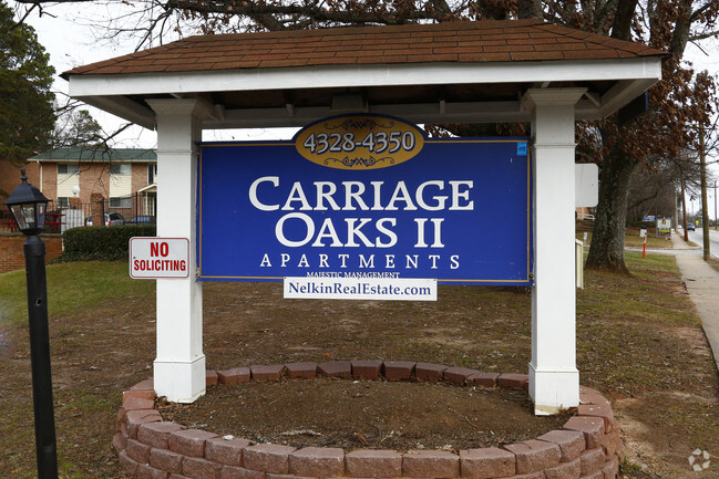 Building Photo - Carriage Oaks Apartments