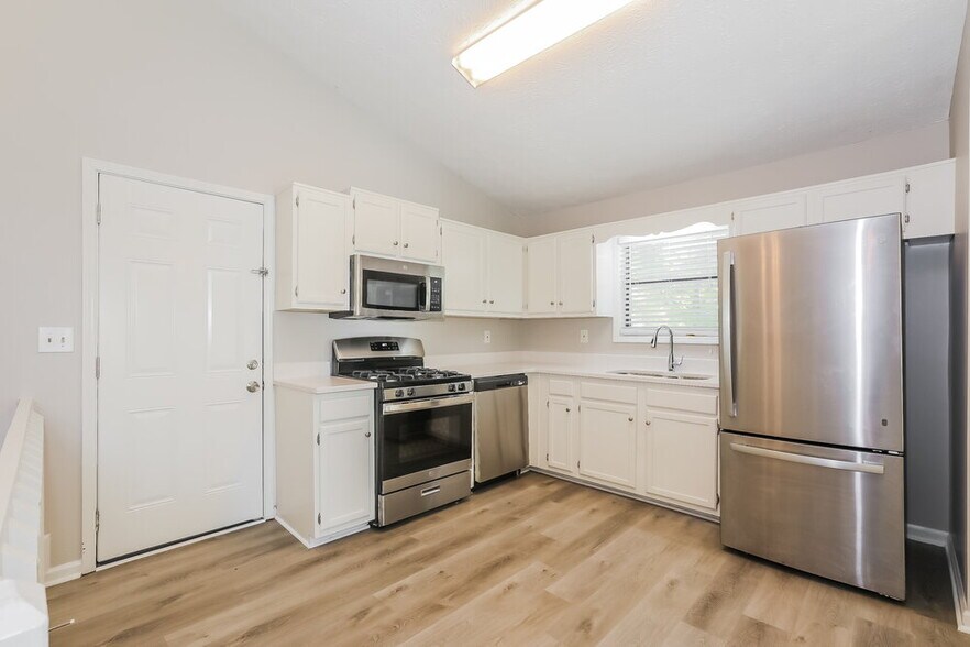 Building Photo - 3684 Linwood Way