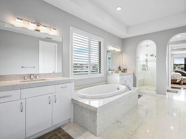 Building Photo - 17511 Cadena Dr