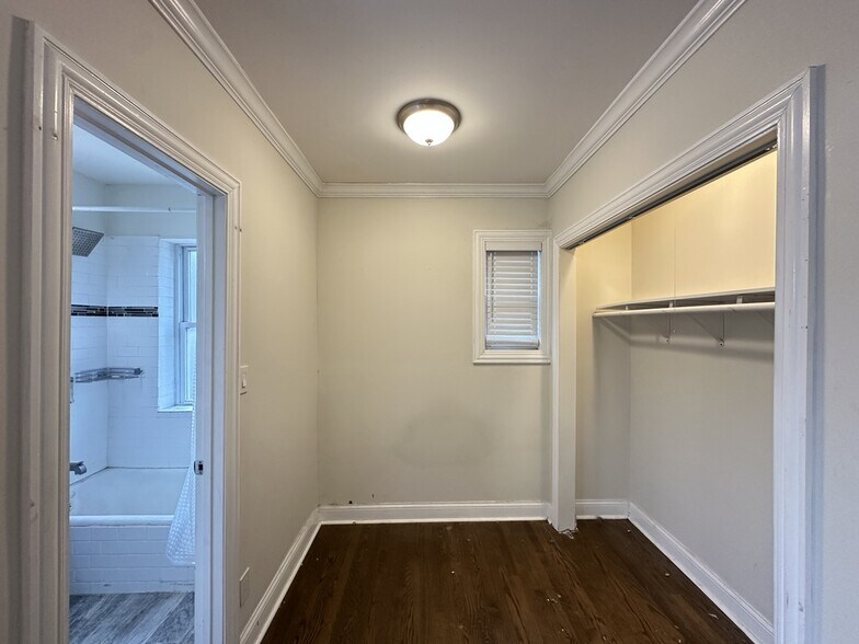 Building Photo - 2127 N Dayton St