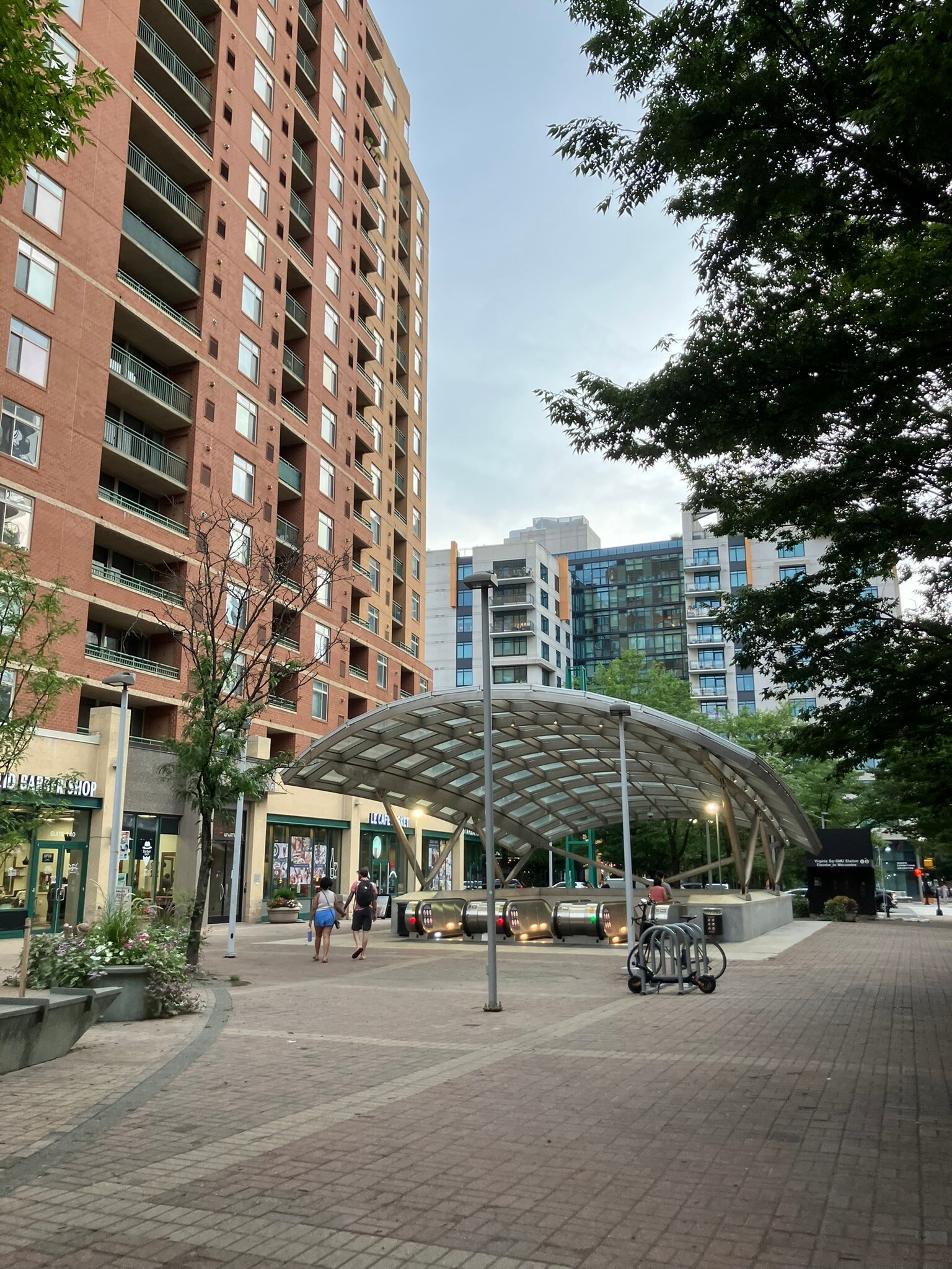 Short walk to orange line metro, 11 minutes - 3741 4th St N