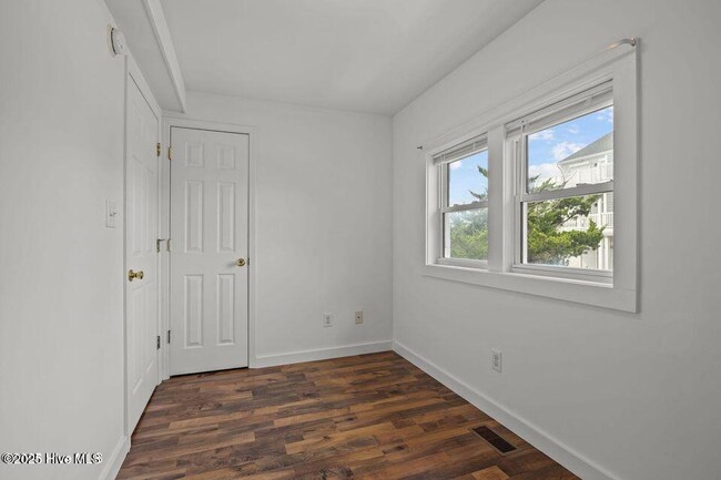 Building Photo - 217 W Atlantic Blvd
