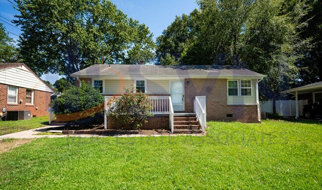 Primary Photo - 1122 Fiske St