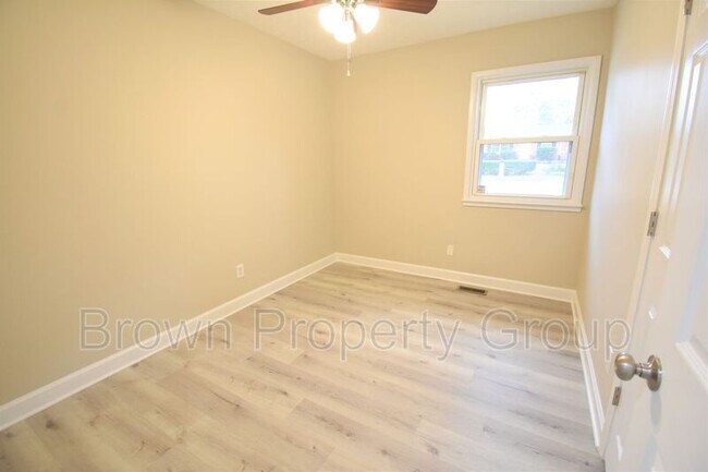 Building Photo - 259 Channing Dr