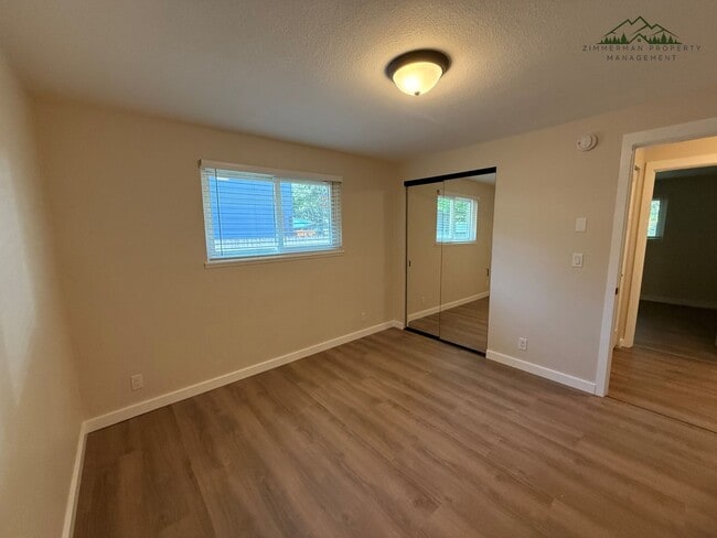 Building Photo - Updated Churchill 3 bedroom 2 bathroom Home