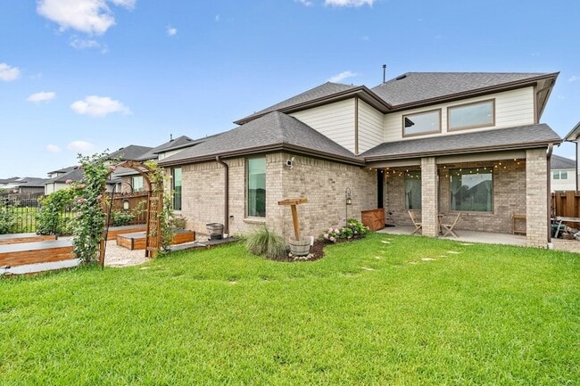 Building Photo - 29335 Red Rocks Pk Dr