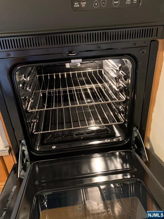 Building Photo - 225 Desoto Pl