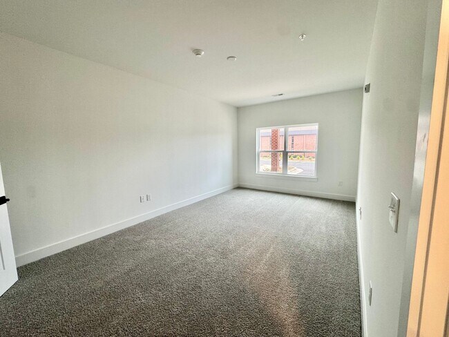 Building Photo - Beautiful NEW 2-Bed, 2- Bath Apartment in Rock Hill!