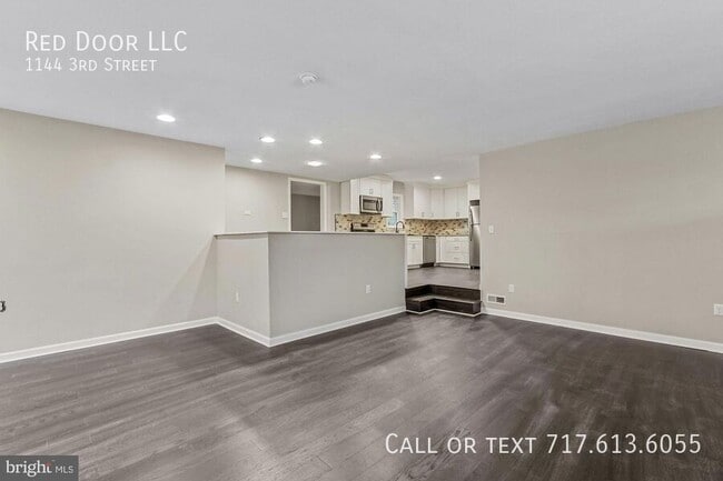 Building Photo - 1144 3rd St