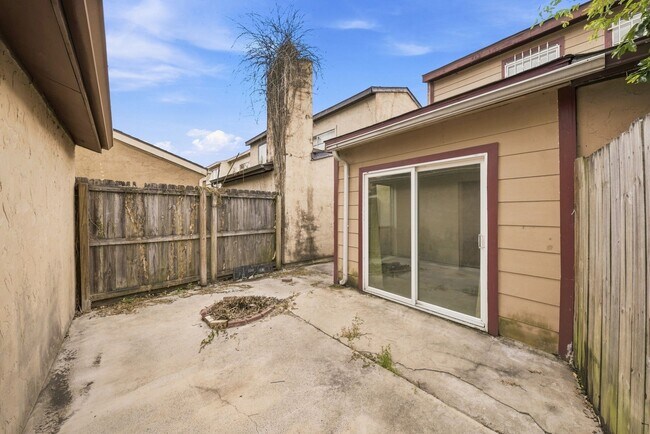 Building Photo - 12522 Autumn Leaf Ln