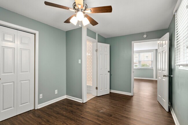 Building Photo - 4158 Oak St