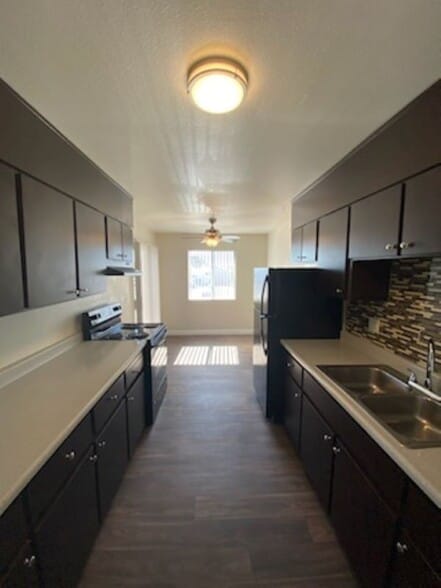 Building Photo - Chandll Apartments