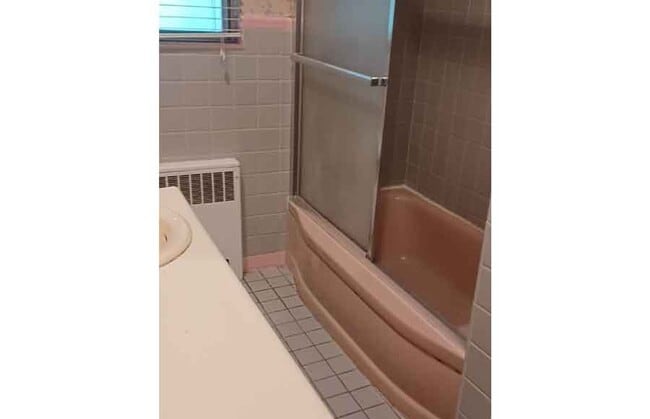 Building Photo - 1342 Spring Lawn Ave