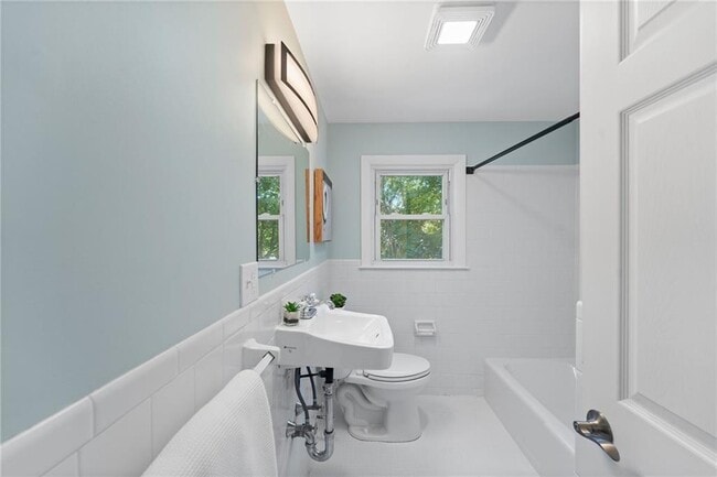 Building Photo - 7 Laneway Ct