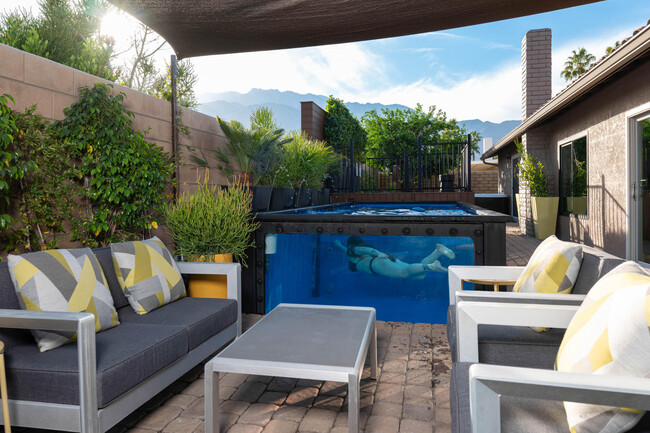 Building Photo - 1289 E Caleta Way