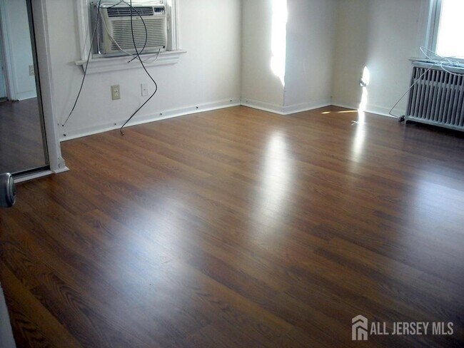 Building Photo - 301 Penfield Pl