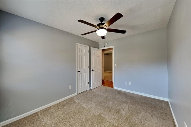 Building Photo - 4304 Falcon Crest Dr