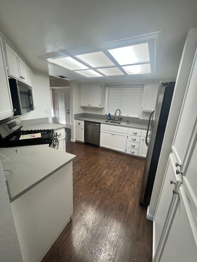 Building Photo - Great looking home on a court location wit...