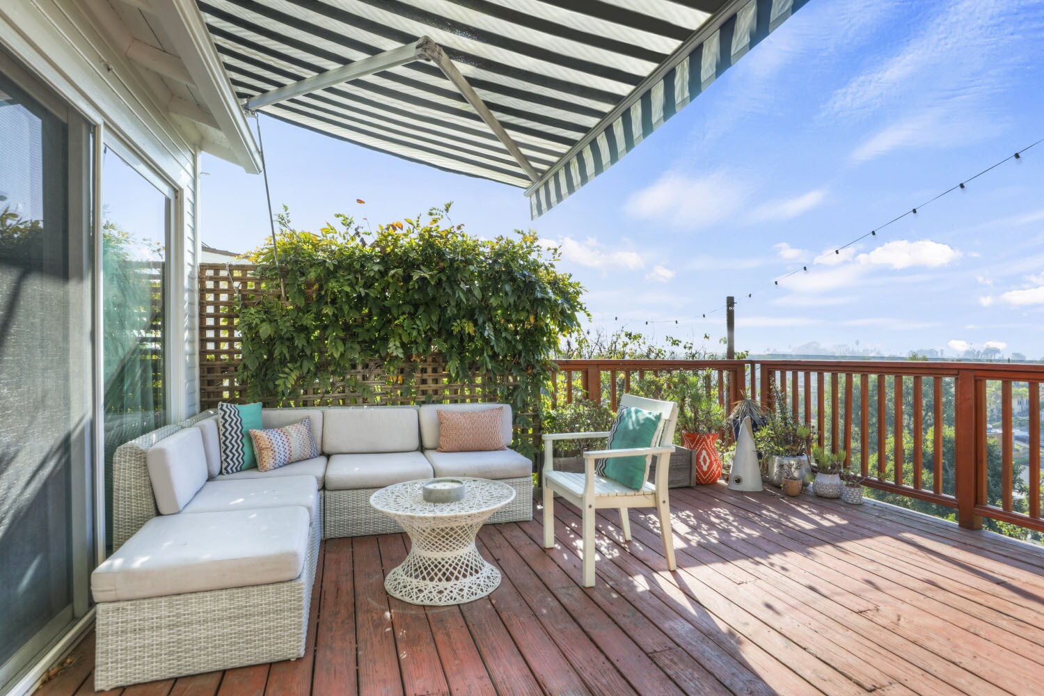 Building Photo - 1563 Lucretia Ave