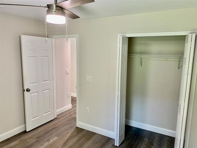 Building Photo - 6338 Lenape Ln