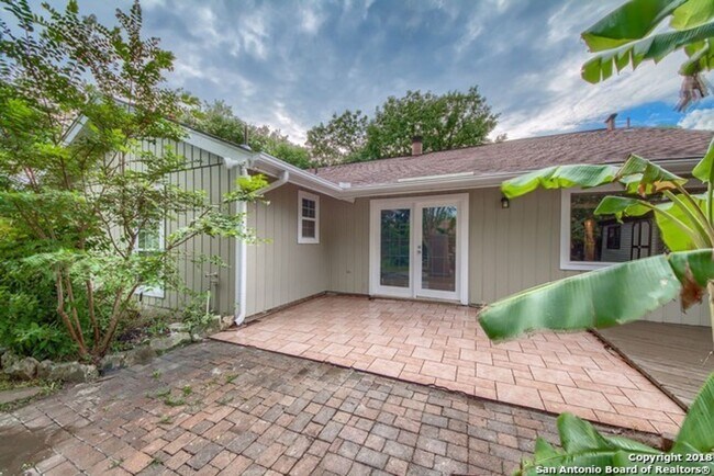 Building Photo - NE San Antonio 3 bedroom home in establish...