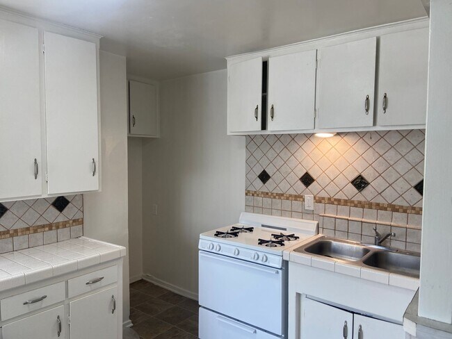 Building Photo - Randall Apartments