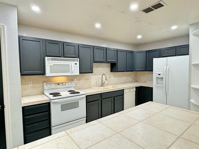 Building Photo - 4271 S Blackhawk Cir