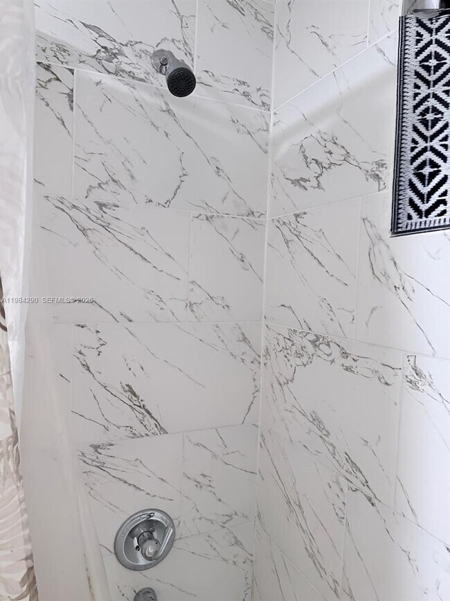 Building Photo - 2801 Riverside Dr