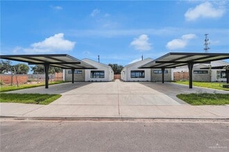 Building Photo - 11 Oriole Rd