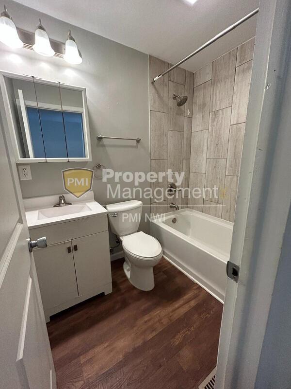 Building Photo - 3010-3012 Willowcreek Rd