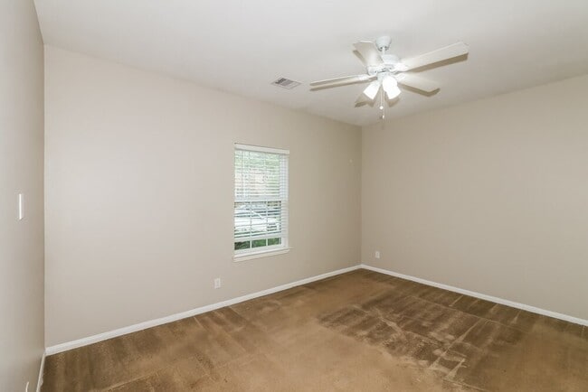 Building Photo - 8119 Almera Falls Dr