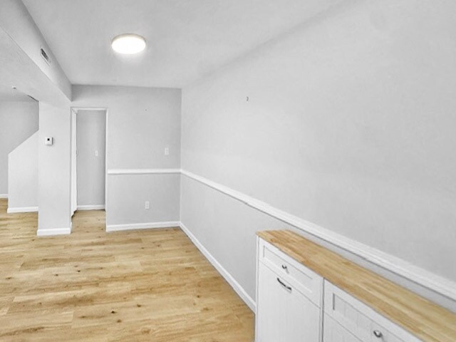 Building Photo - 418 Edgebrook Dr