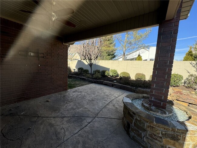 Building Photo - 21 S Prairie Dunes Dr