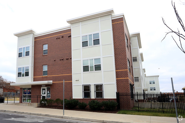 Building Photo - Penn Square