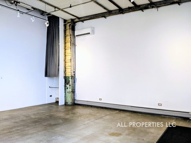 Building Photo - 3377 Blake St