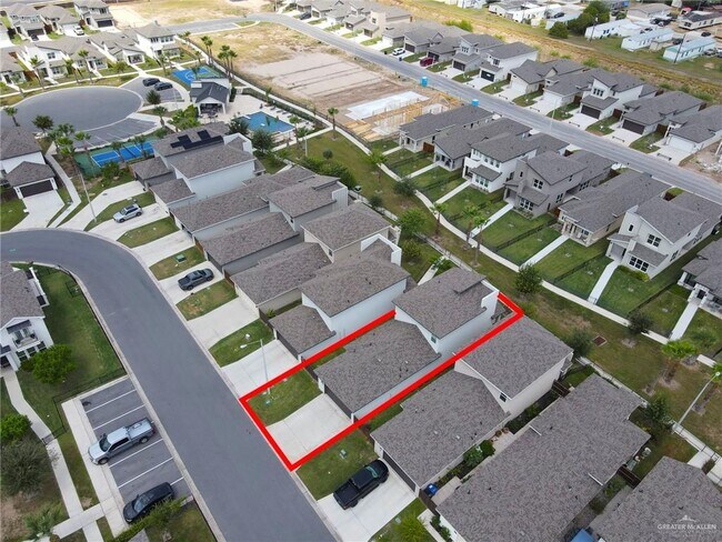 Building Photo - 27 Yale Ave