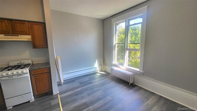Building Photo - 65 S Hamilton St