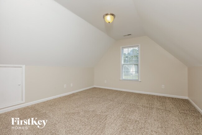 Building Photo - 114 Nicolet Ln